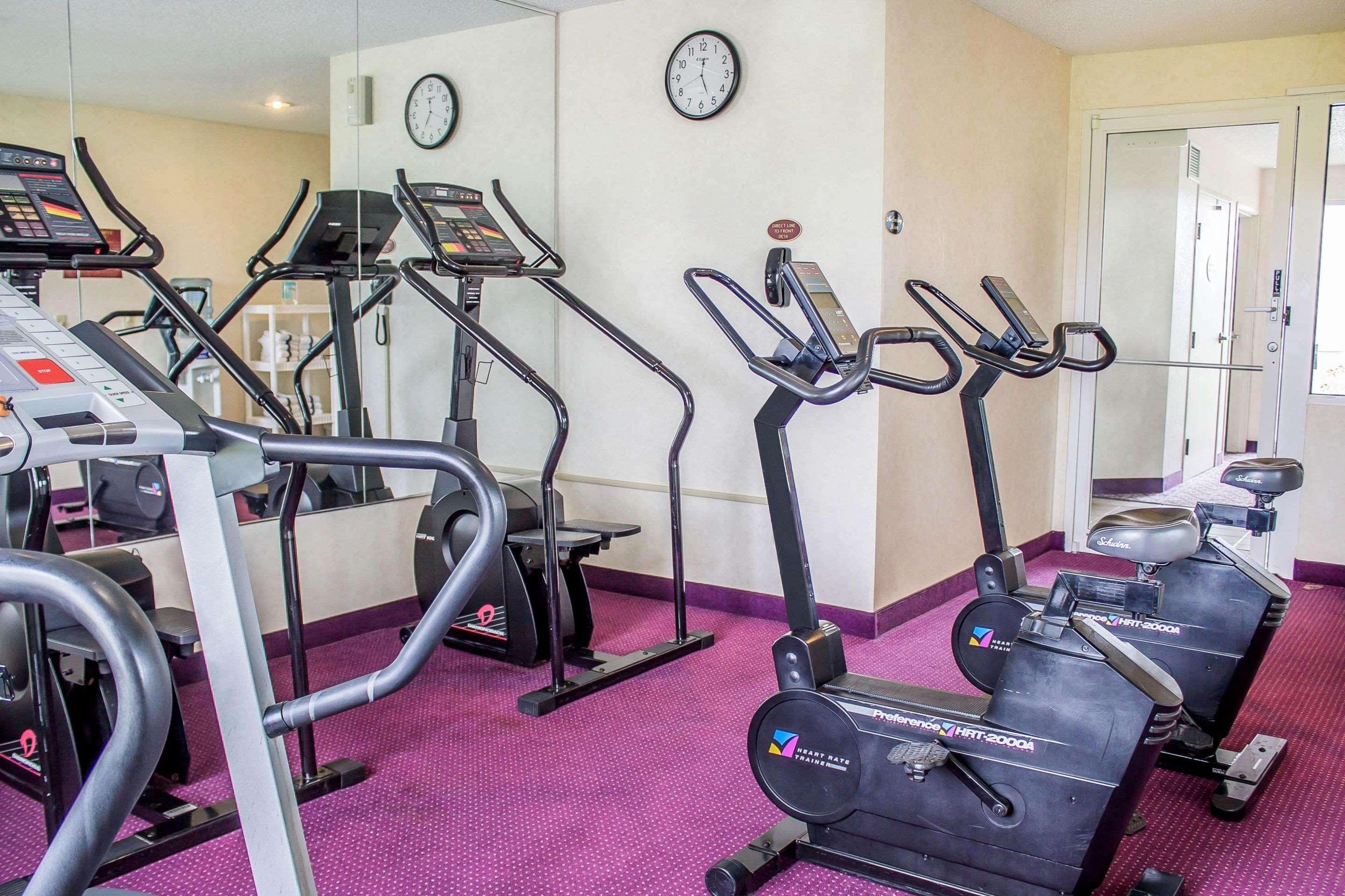 Rodeway Inn Abbotsford Bagian luar foto