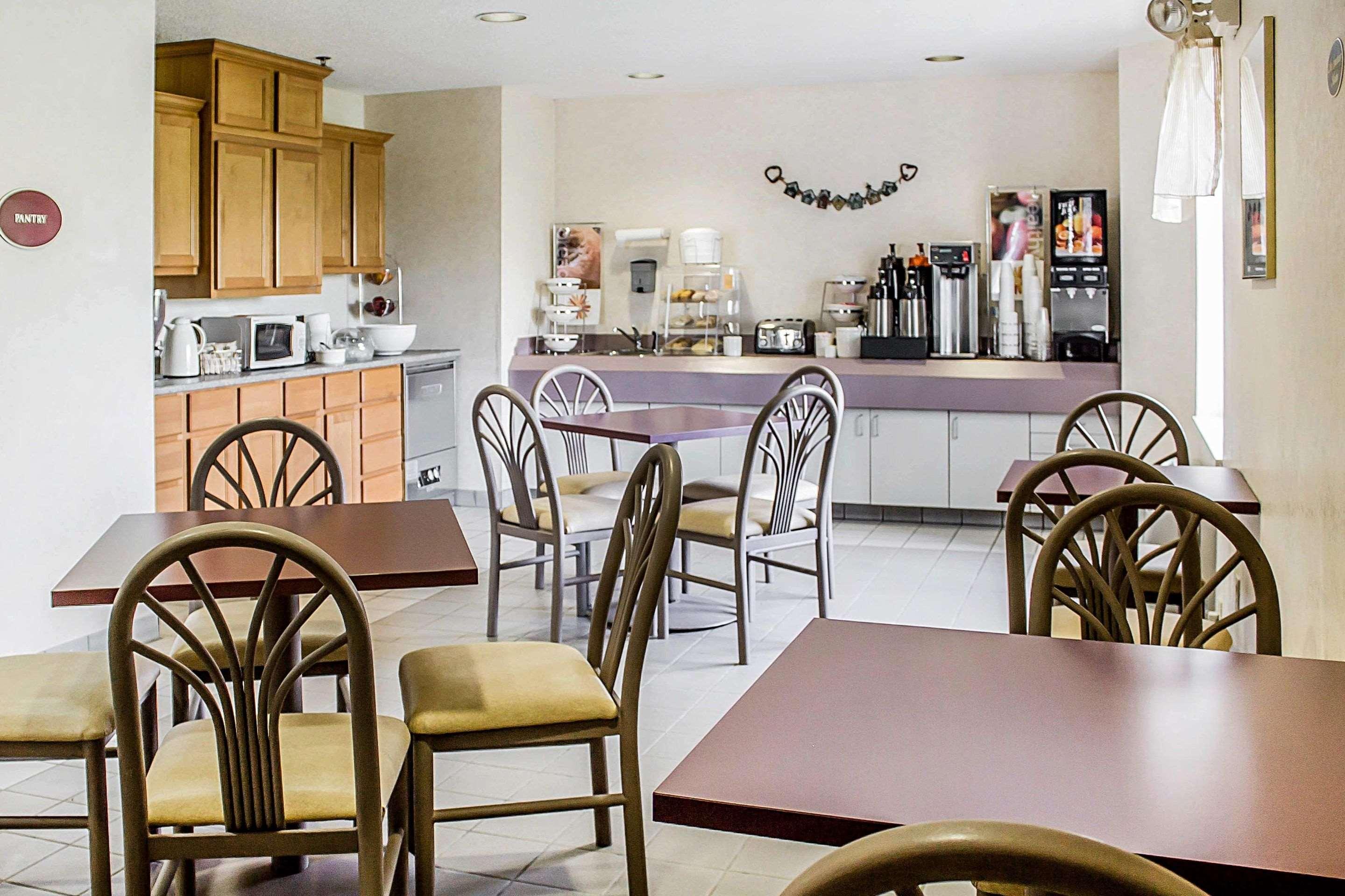 Rodeway Inn Abbotsford Bagian luar foto