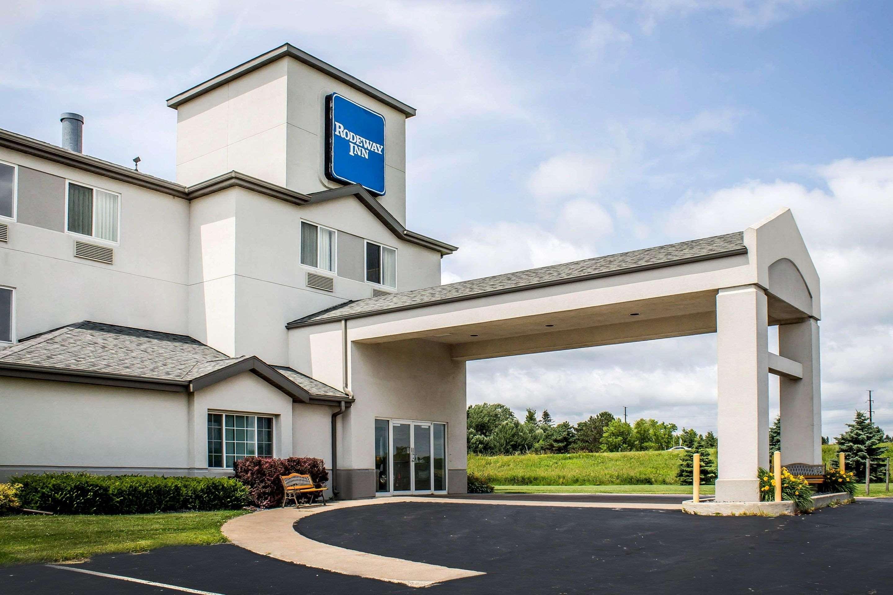 Rodeway Inn Abbotsford Bagian luar foto