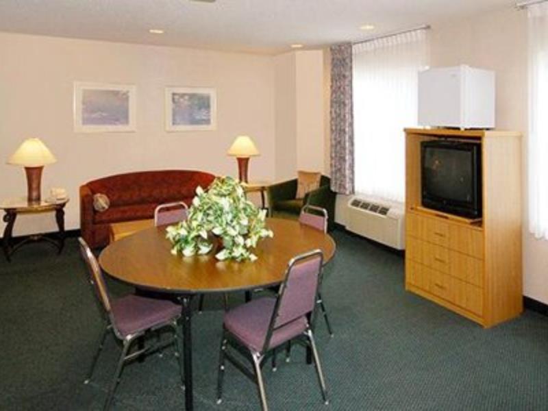 Rodeway Inn Abbotsford Bagian luar foto